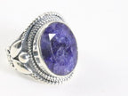 Zware bewerkte zilveren ring met blauwe saffier afbeelding 1