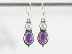 Fijne zilveren oorbellen met amethist en parel afbeelding 3