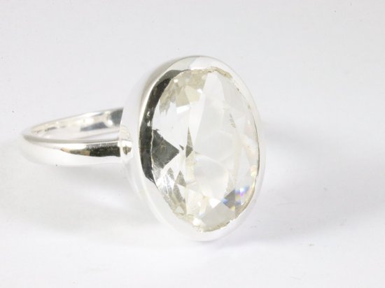 Hoogglans zilveren ring met bergkristal afbeelding 1