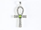 Bewerkte zilveren ankh hanger met peridoot afbeelding 4