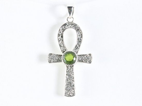 Bewerkte zilveren ankh hanger met peridoot afbeelding 4