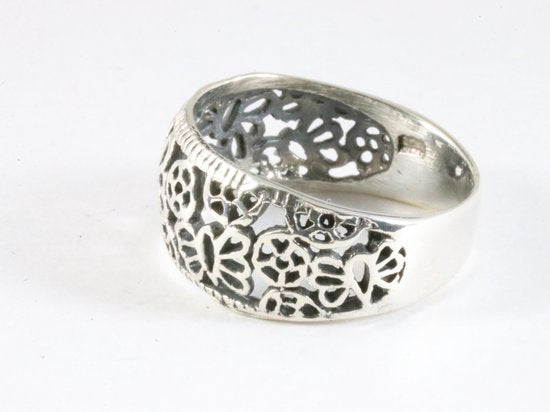 Opengewerkte zilveren ring met vlinders en bloemen afbeelding 2