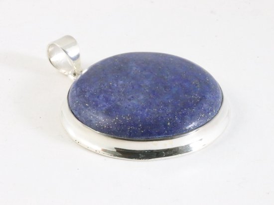 Ronde hoogglans zilveren hanger met lapis lazuli aan ketting afbeelding 2