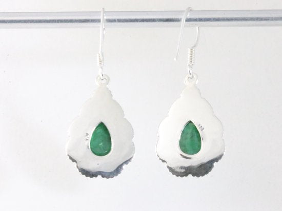 Bewerkte zilveren oorbellen met smaragd afbeelding 3