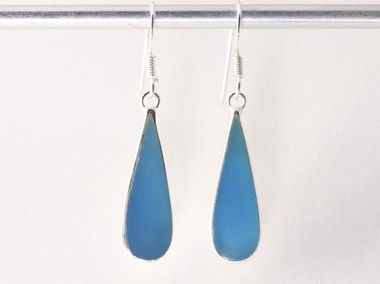 Lange druppelvormige zilveren oorbellen met blauwe agaat afbeelding 4