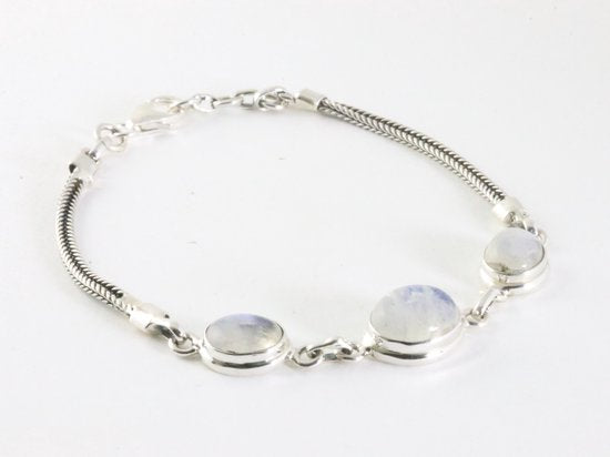 Zilveren armband met regenboog maansteen afbeelding 2
