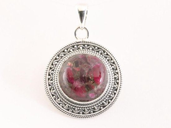 Bewerkte ronde zilveren hanger met rode koperturkoois afbeelding 1