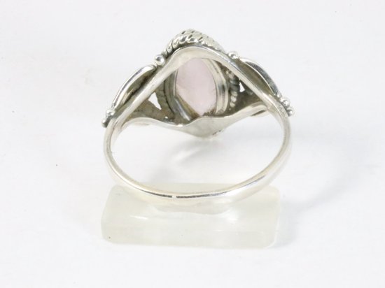 Fijne bewerkte zilveren ring met rozenkwarts afbeelding 3