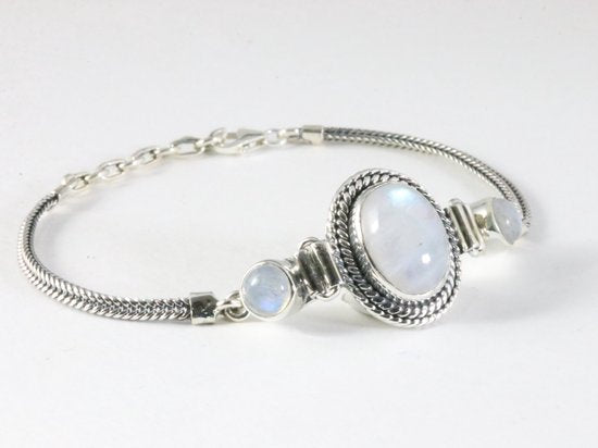 Bewerkte zilveren armband met regenboog maansteen afbeelding 2
