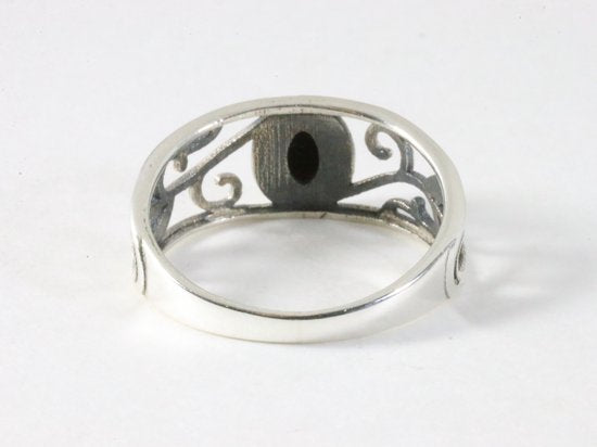 Fijne opengewerkte zilveren ring met onyx afbeelding 3