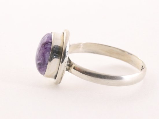 Fijne zilveren ring met charoiet afbeelding 2