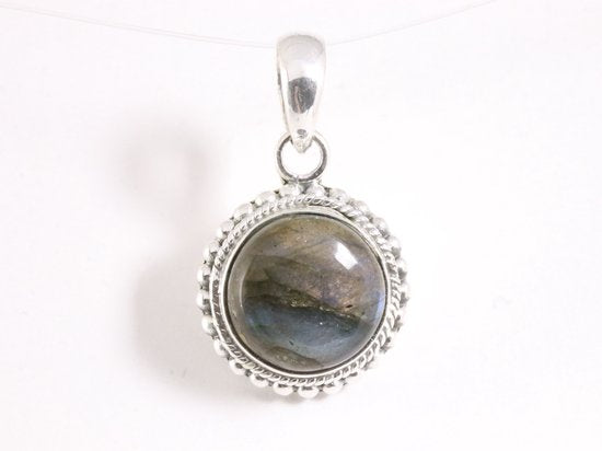 Fijne bewerkte ronde zilveren hanger met labradoriet afbeelding 4