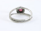 Opengewerkte zilveren ring met granaat afbeelding 3