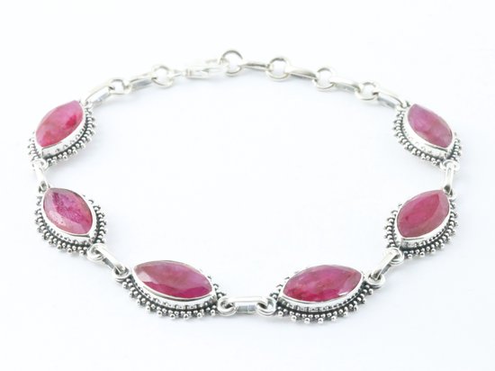 Bewerkte zilveren armband met robijn afbeelding 1