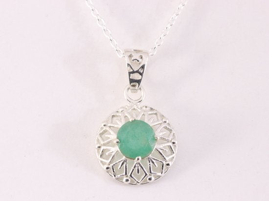 Fijne ronde opengewerkte zilveren hanger met smaragd aan ketting afbeelding 4