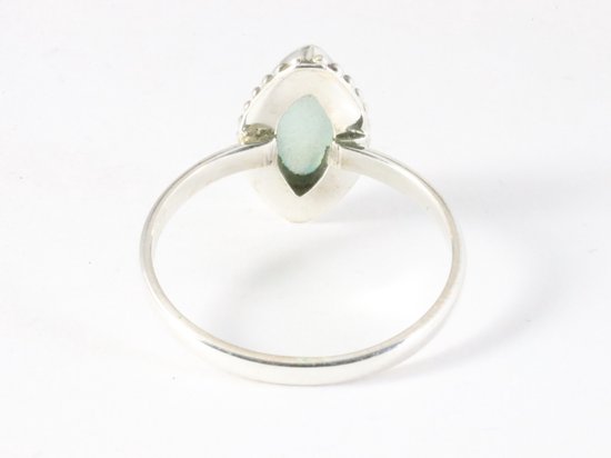 Fijne bewerkte zilveren ring met aqua chalcedoon afbeelding 3