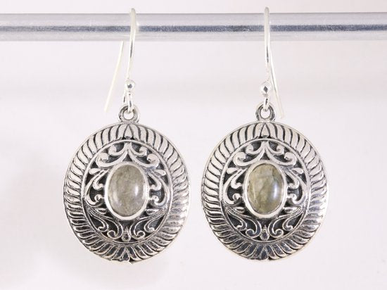 Bewerkte ovale zilveren oorbellen met labradoriet afbeelding 1