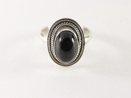 Bewerkte zilveren ring met onyx afbeelding 4