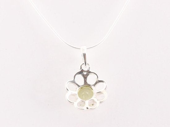 Fijne bloemvormige zilveren hanger met groene amethist aan ketting afbeelding 3