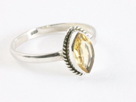 Fijne bewerkte zilveren ring met citrien afbeelding 1