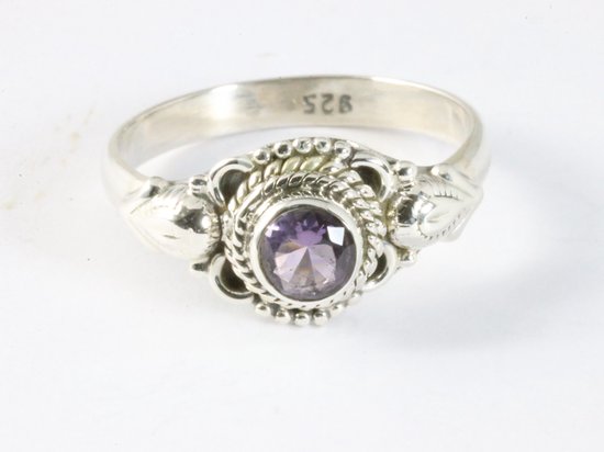 Fijne bewerkte zilveren ring met amethist afbeelding 4