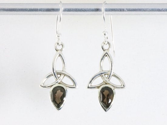 Opengewerkte zilveren oorbellen met rookkwarts afbeelding 3