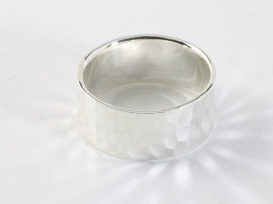 Brede gehamerde zilveren ring afbeelding 2