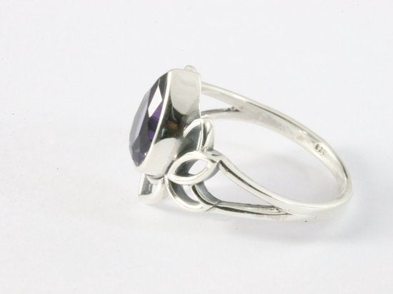 Opengewerkte zilveren lotus bloem ring met amethist afbeelding 2