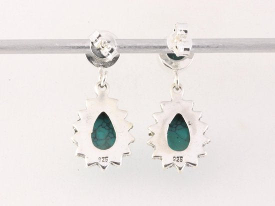 Bewerkte zilveren oorstekers met granaat afbeelding 2