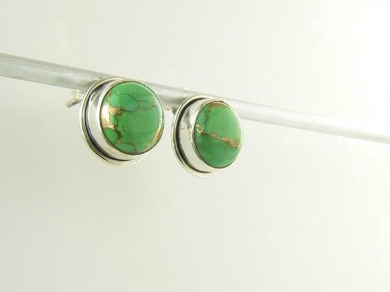 Ronde zilveren oorstekers met groene koperturkoois afbeelding 4
