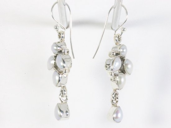 Lange zilveren oorbellen met parel afbeelding 2