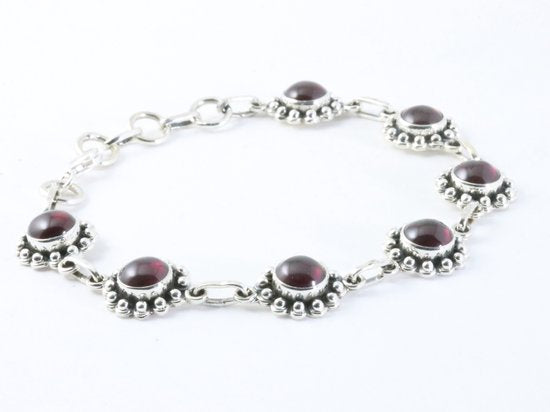 Bewerkte zilveren armband met granaat afbeelding 2