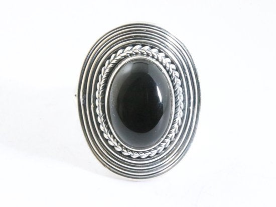 Zware bewerkte zilveren ring met onyx afbeelding 4
