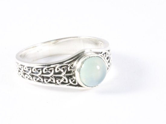 Bewerkte zilveren ring met aqua chalcedoon afbeelding 1