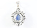 Opengewerkte zilveren hanger met kyaniet afbeelding 3