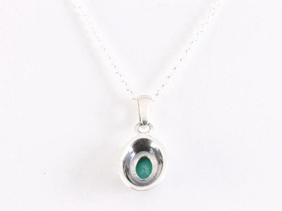 Fijne bewerkte zilveren hanger met smaragd aan ketting afbeelding 3