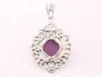 Opengewerkte zilveren hanger met paarse fosfosideriet afbeelding 3
