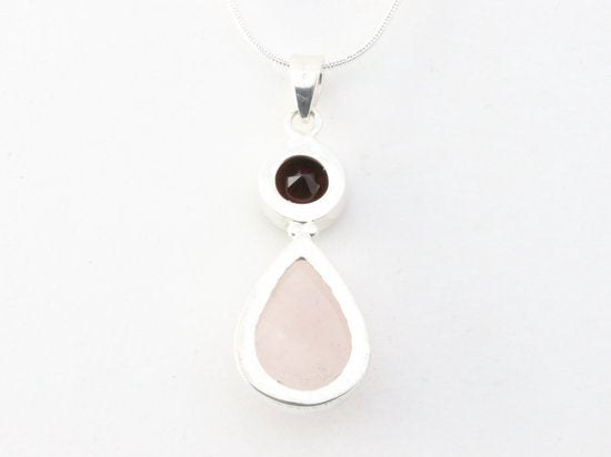 Zilveren hanger met rozenkwarts en granaat aan ketting afbeelding 3