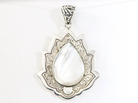 Grote zilveren lotus bloem hanger met parelmoer afbeelding 3