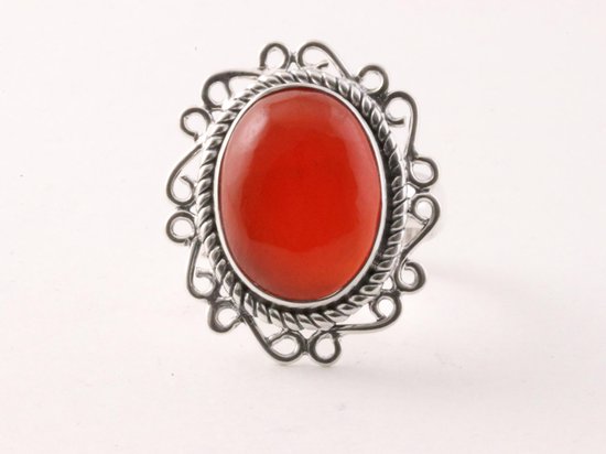 Bewerkte zilveren ring met carneool afbeelding 3