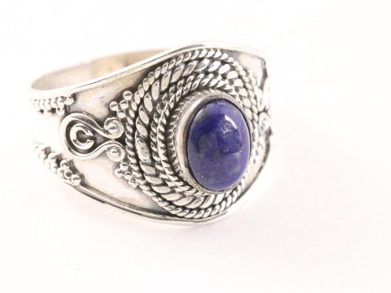 Bewerkte zilveren ring met lapis lazuli afbeelding 1