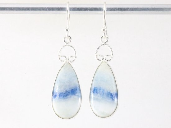 Zilveren oorbellen met scheeliet afbeelding 3