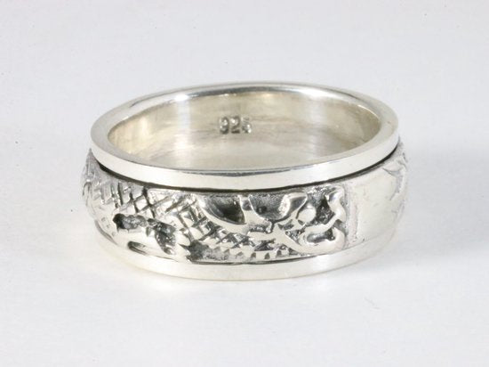 Zware zilveren geluksring met draak afbeelding 1