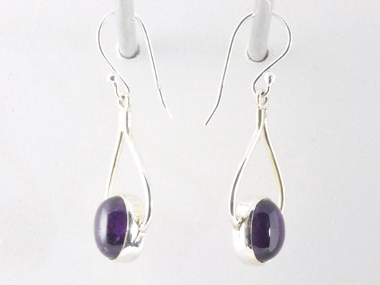 Opengewerkte zilveren oorbellen met amethist afbeelding 2