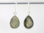 Bewerkte zilveren oorbellen met labradoriet afbeelding 3