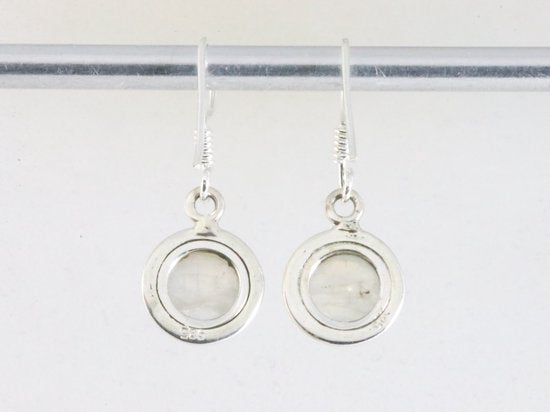 Fijne ronde zilveren oorbellen met regenboog maansteen afbeelding 2