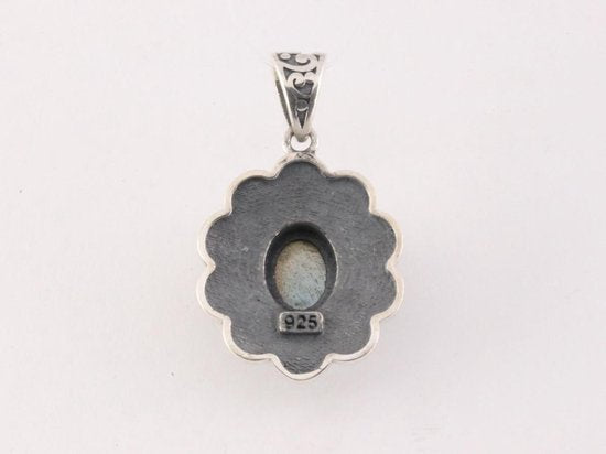 Bewerkte zilveren hanger met labradoriet afbeelding 3
