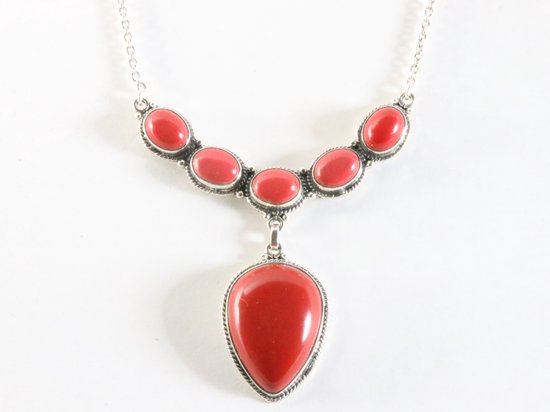 Bewerkte zilveren ketting met rode koraal steen afbeelding 3