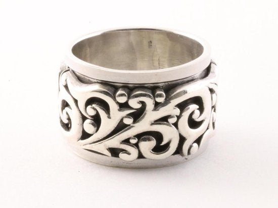Brede zilveren geluksring met fantasiegravering afbeelding 1