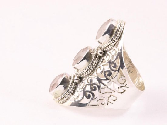 Langwerpige opengewerkte zilveren ring met rozenkwarts afbeelding 2